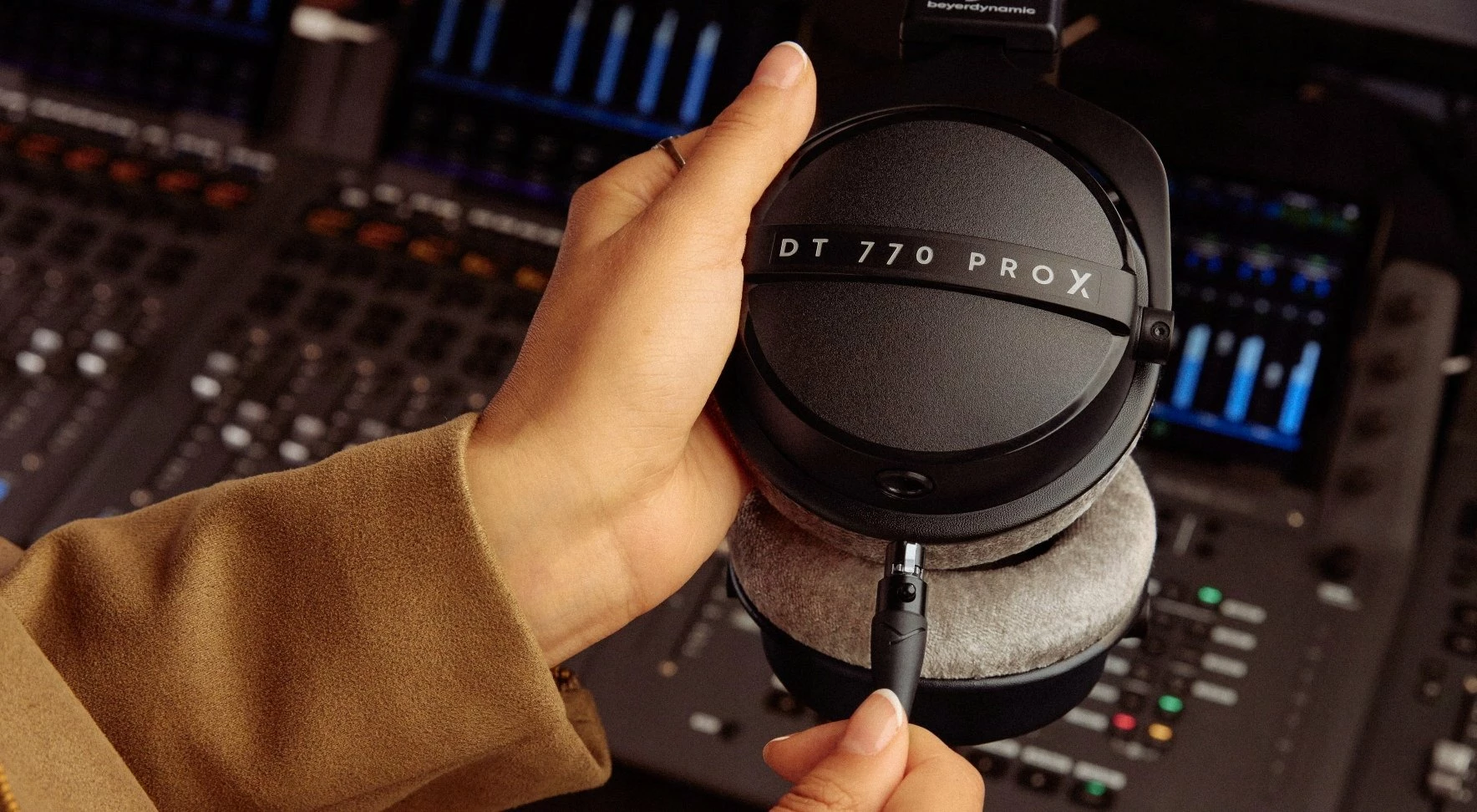Kufje Beyerdynamic DT 770 PRO X 48 Ohm, kabllo 3 m e shkëputshme Mini XLR, të zeza