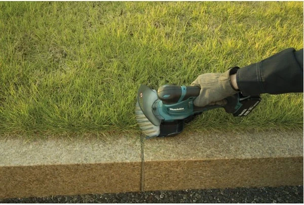 Kositëse bari Makita DUM604ZX 16 cm 18 V Lithium-Ion, e zezë, e kaltër