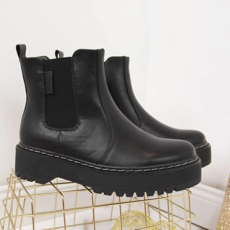 Çizme të izoluara për femra Big Star, të zeza