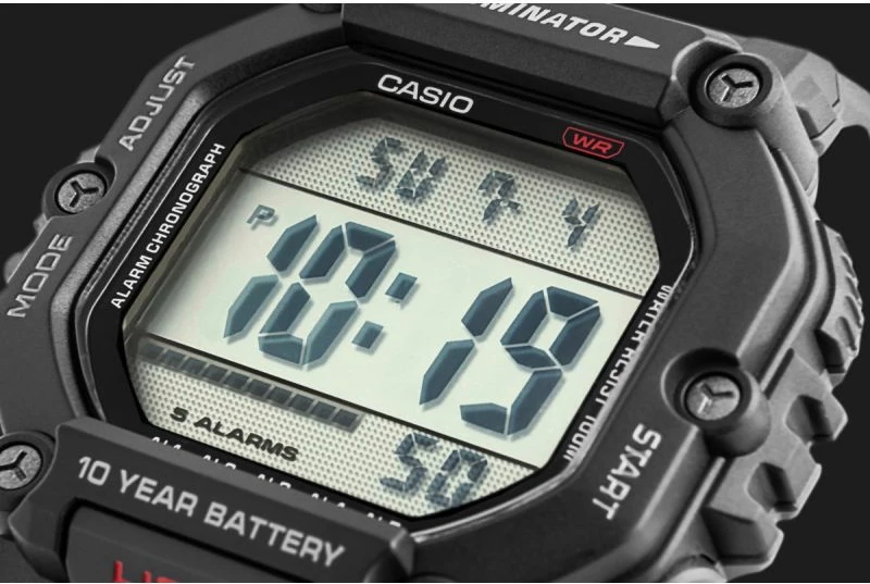 Orë dore për meshkuj CASIO, e zezë