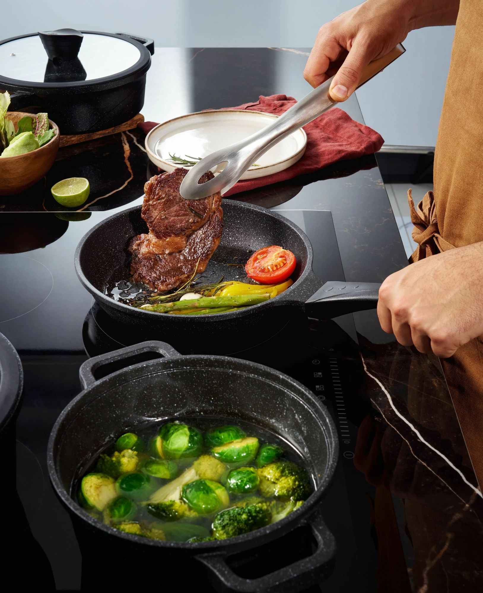 Set tenësh me tenxhere e tigan, ngjyrë e zezë, Hermia Concept, Vetta