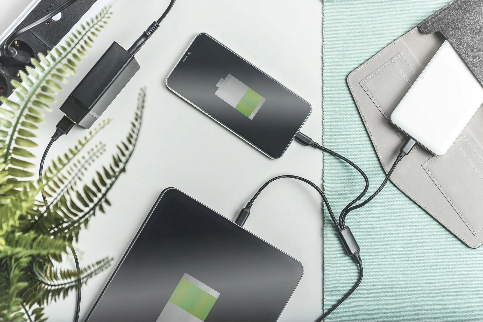 Kabllo karikimi 3-në-1 Digitus, 1 m, USB A, USB C, E zezë