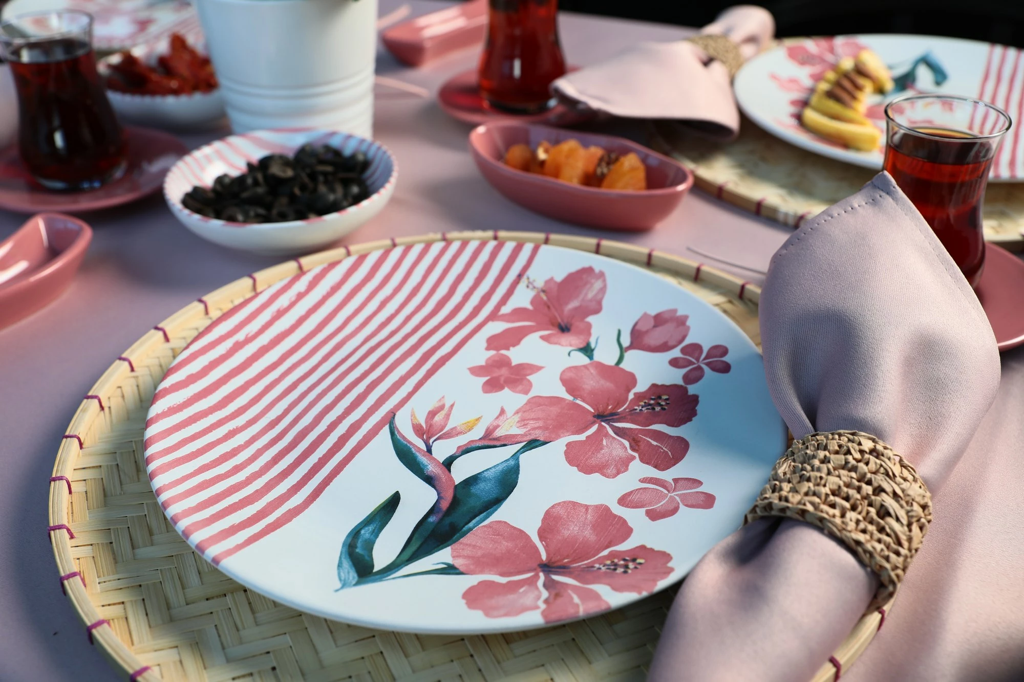 Set mëngjesi 28 pjesësh Hermia Concept, shumëngjyrësh, X0001330400000000000000000