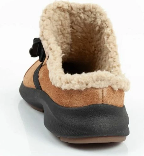 Papuqe femra Keen, kafe