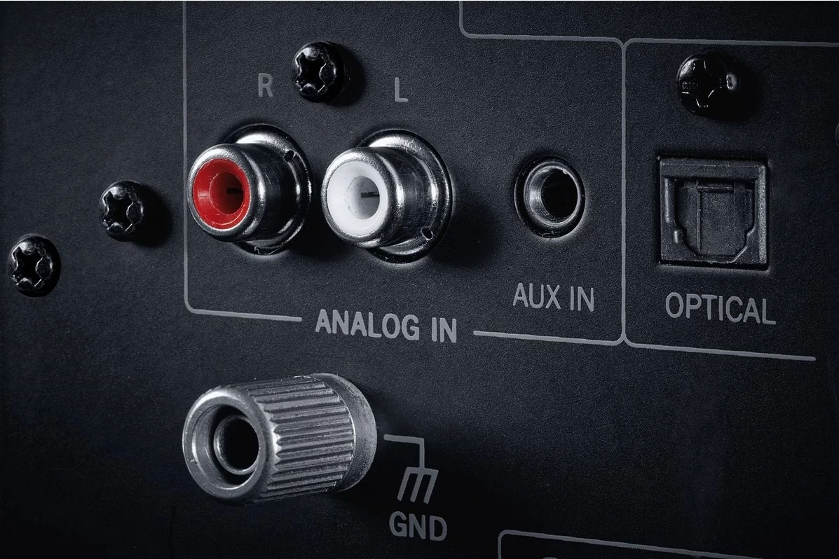 Kolona aktive Magnat Monitor Reference 2A, e zezë