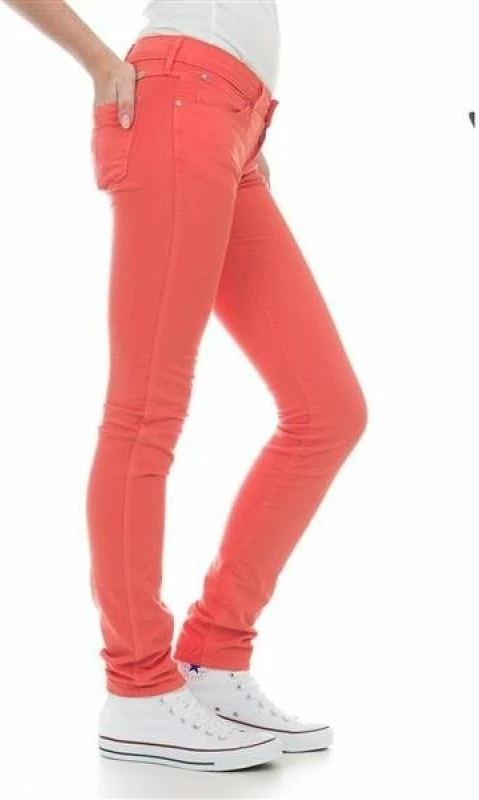 Pantallona Wrangler femra, Molly Melon