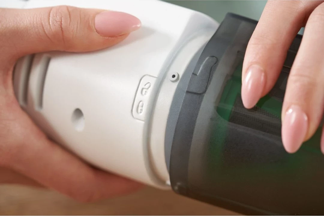 Fshesë dore BLACK+DECKER REVHV8C-QW, pa qese, e bardhë