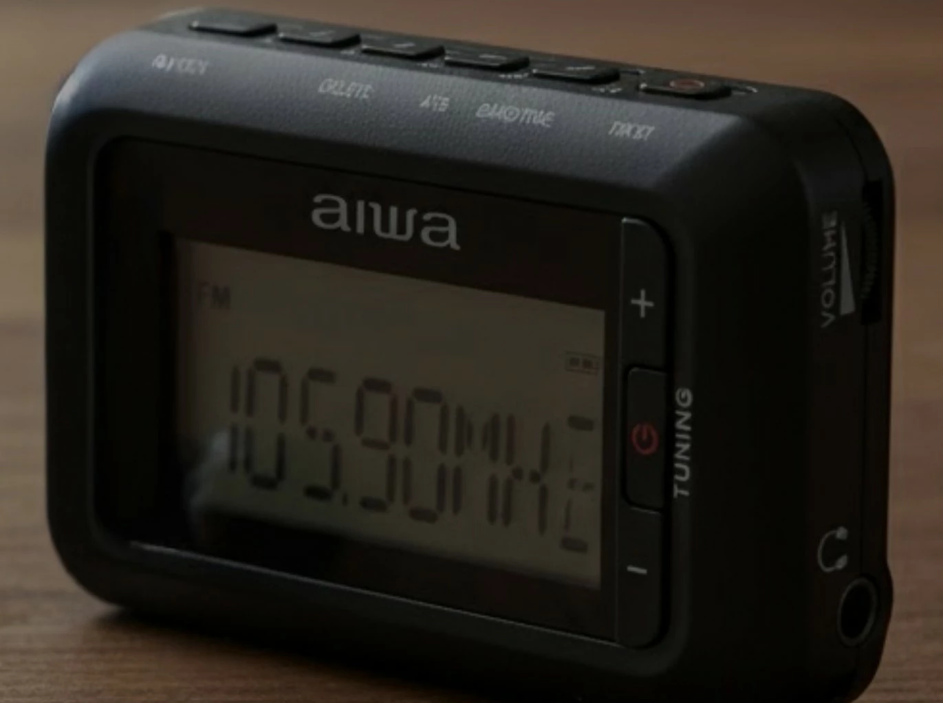 Radio xhepi Aiwa RD-10 AM/FM me RDS, ekran LED, me kufje dhe bateri AAA, e zezë