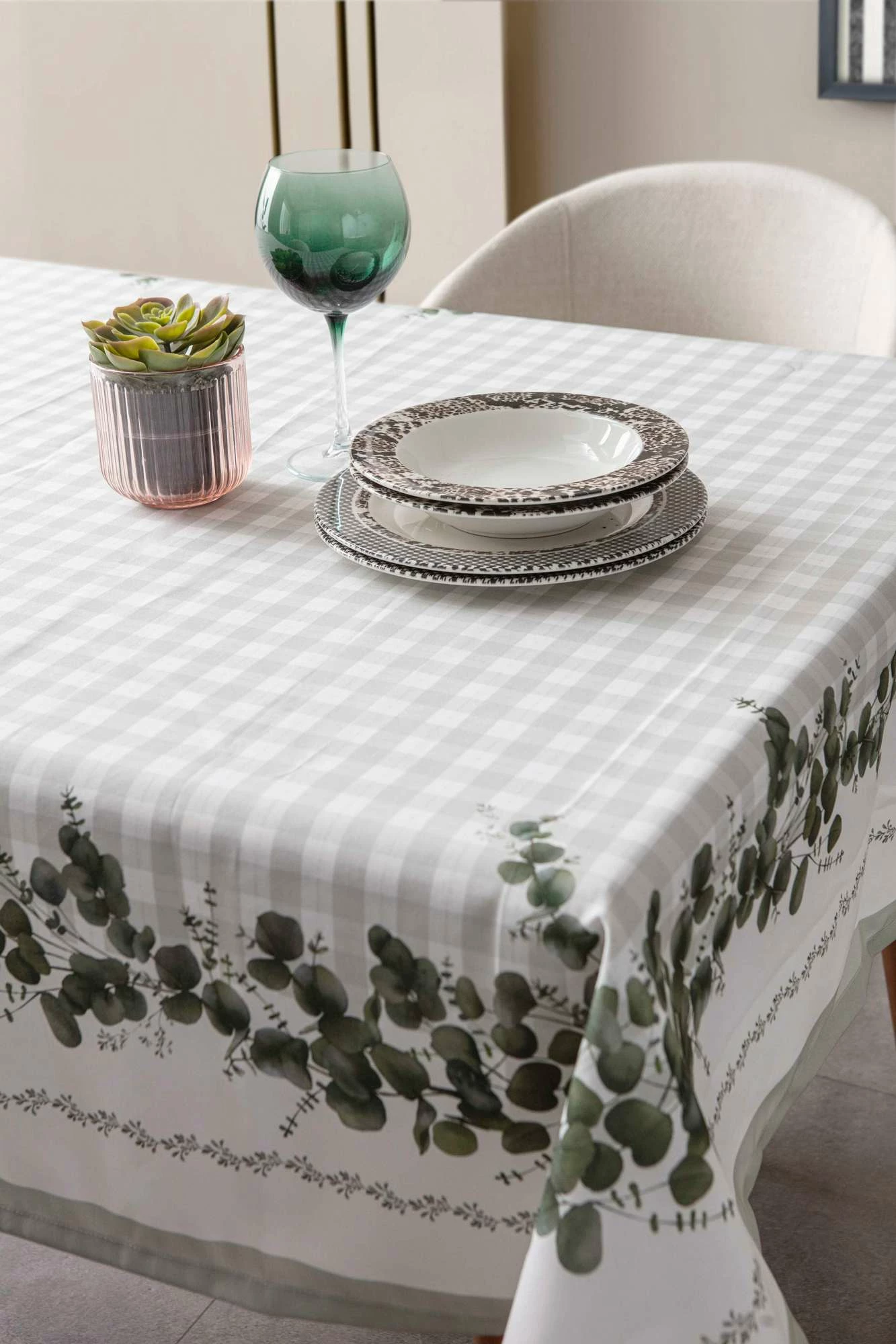 Mbulesë tavoline Hermia, eukalipt, 230