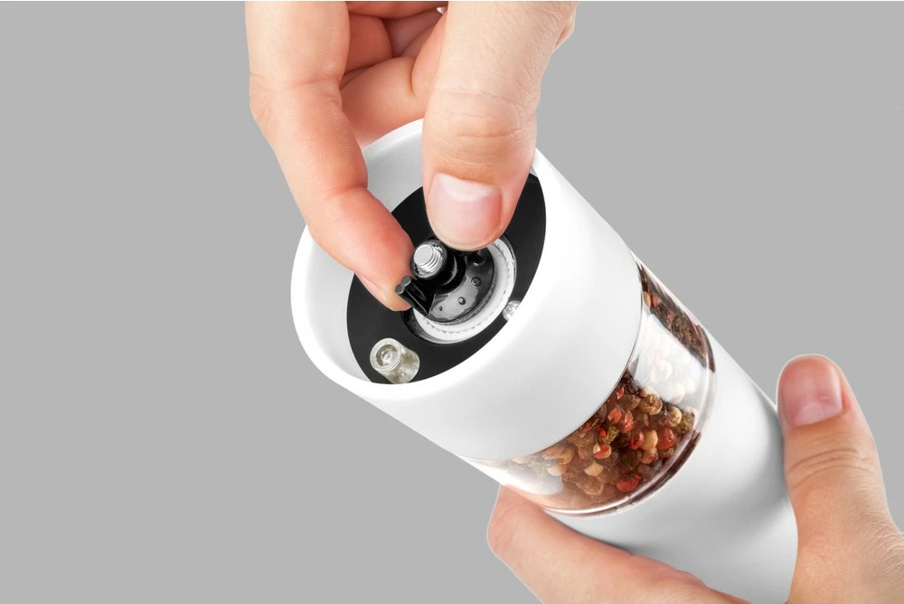 Bluarës elektrik erëzash Lamart LT7011, Bardhë