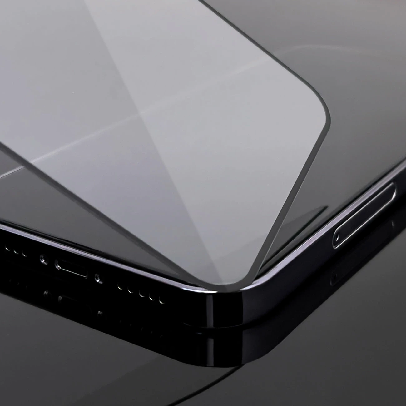 Xham i temperuar Wozinsky Full Glue për iPhone 15, 2 copë, me kornizë të zezë