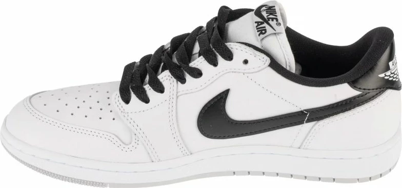 Atlete për meshkuj Nike, të bardha