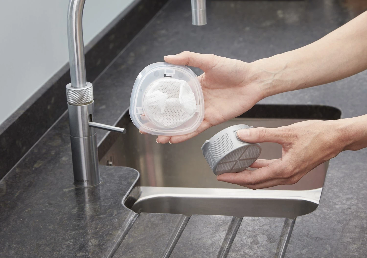 Fshesë dorëz Black&Decker, gri-argjendtë