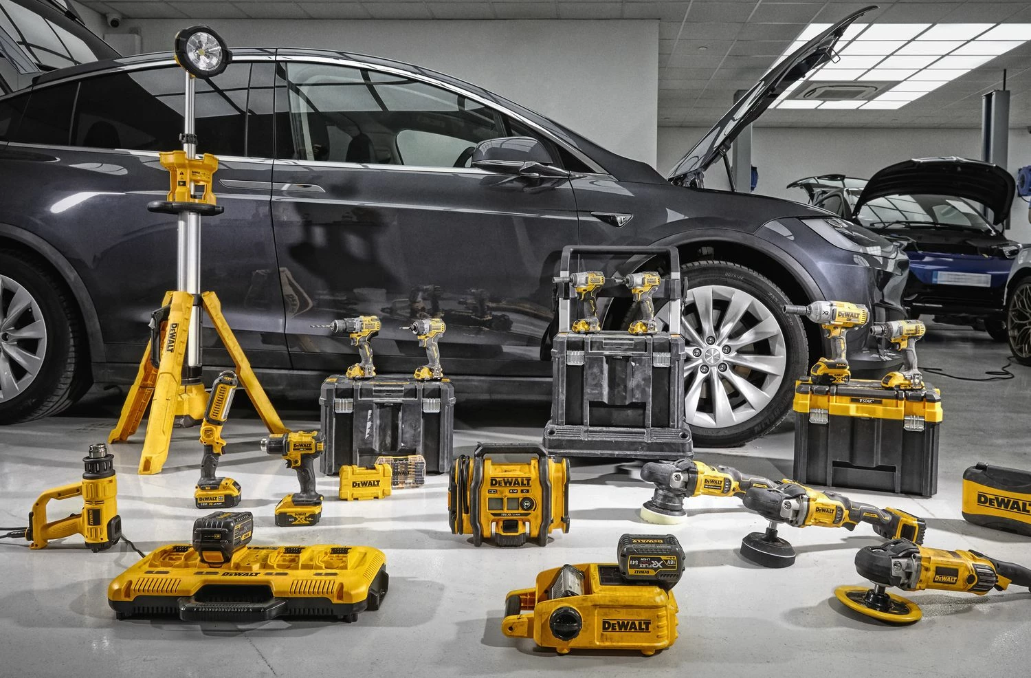 Pistoletë termike DeWalt D26414 2000 W, 50-600°C, LCD, 2 grykë, e verdhë