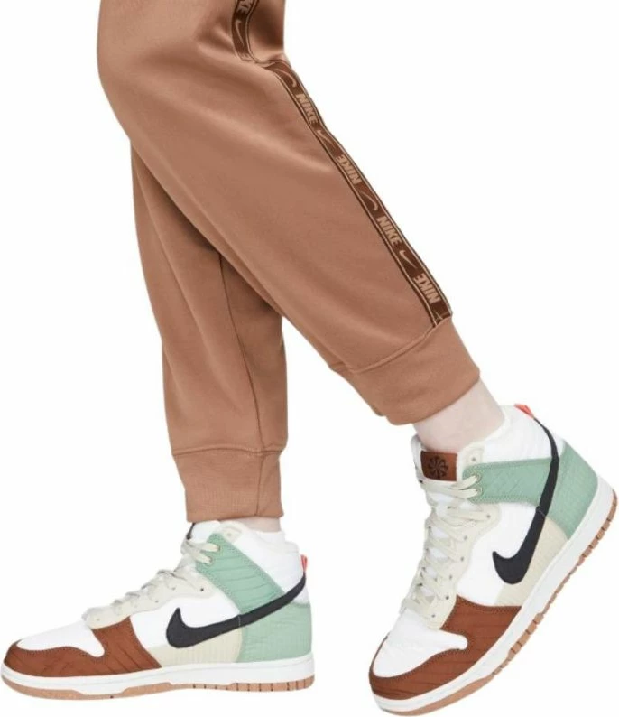 Trenerka për femra Nike, të kafta