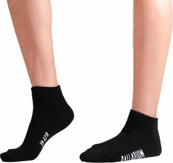 Çorape për femra Palladium, të zeza dhe të gjelbra