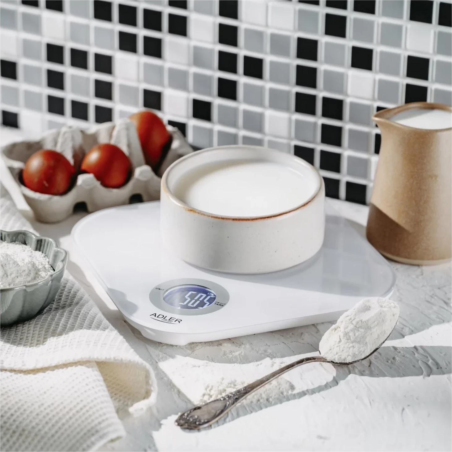 Libra kuzhine Adler AD 3180, elektronike, bardhë