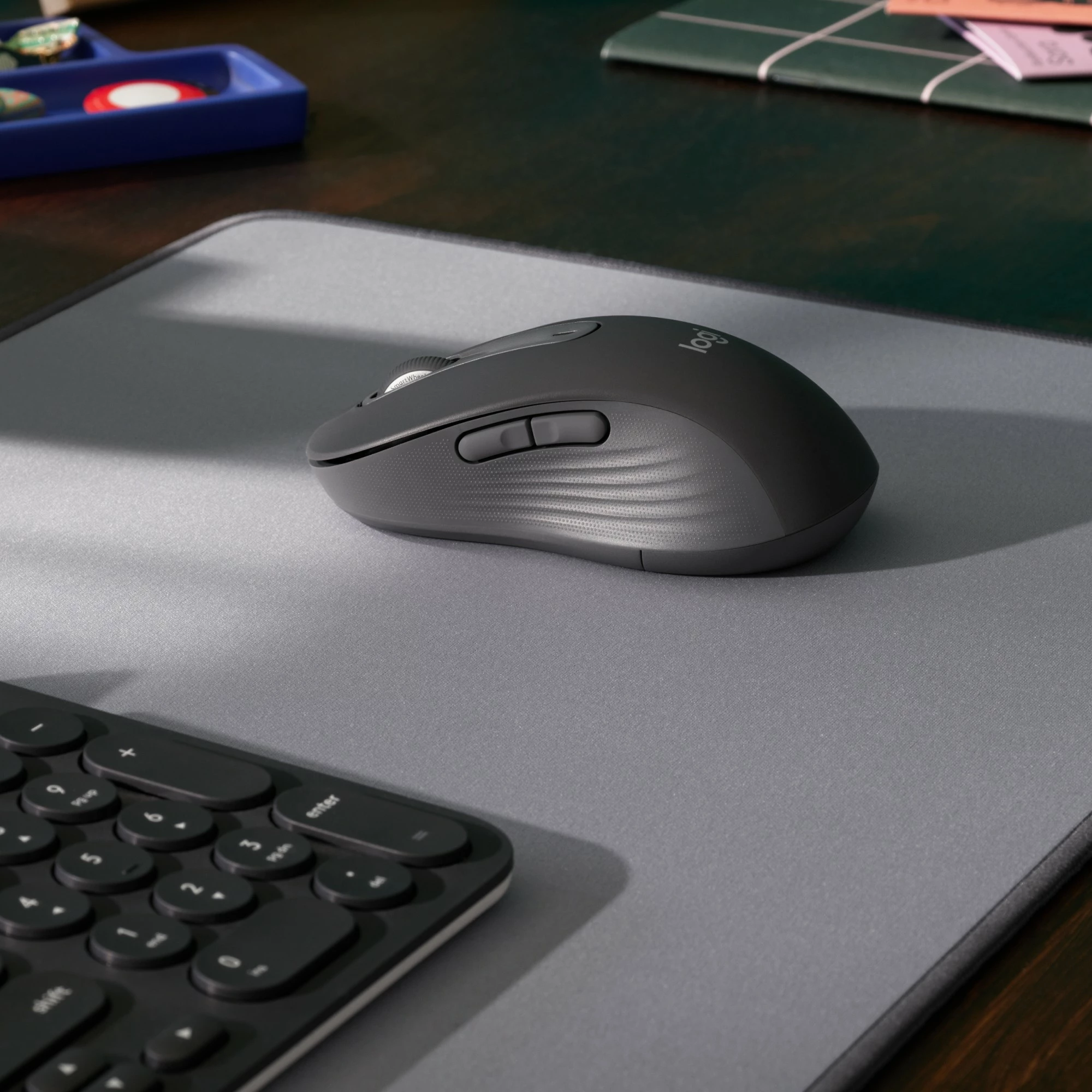 Maus Logitech Signature M650 Wireless për Biznes, Djathtas, Optik, RF Wireless + Bluetooth, 4000 DPI, Grafit
