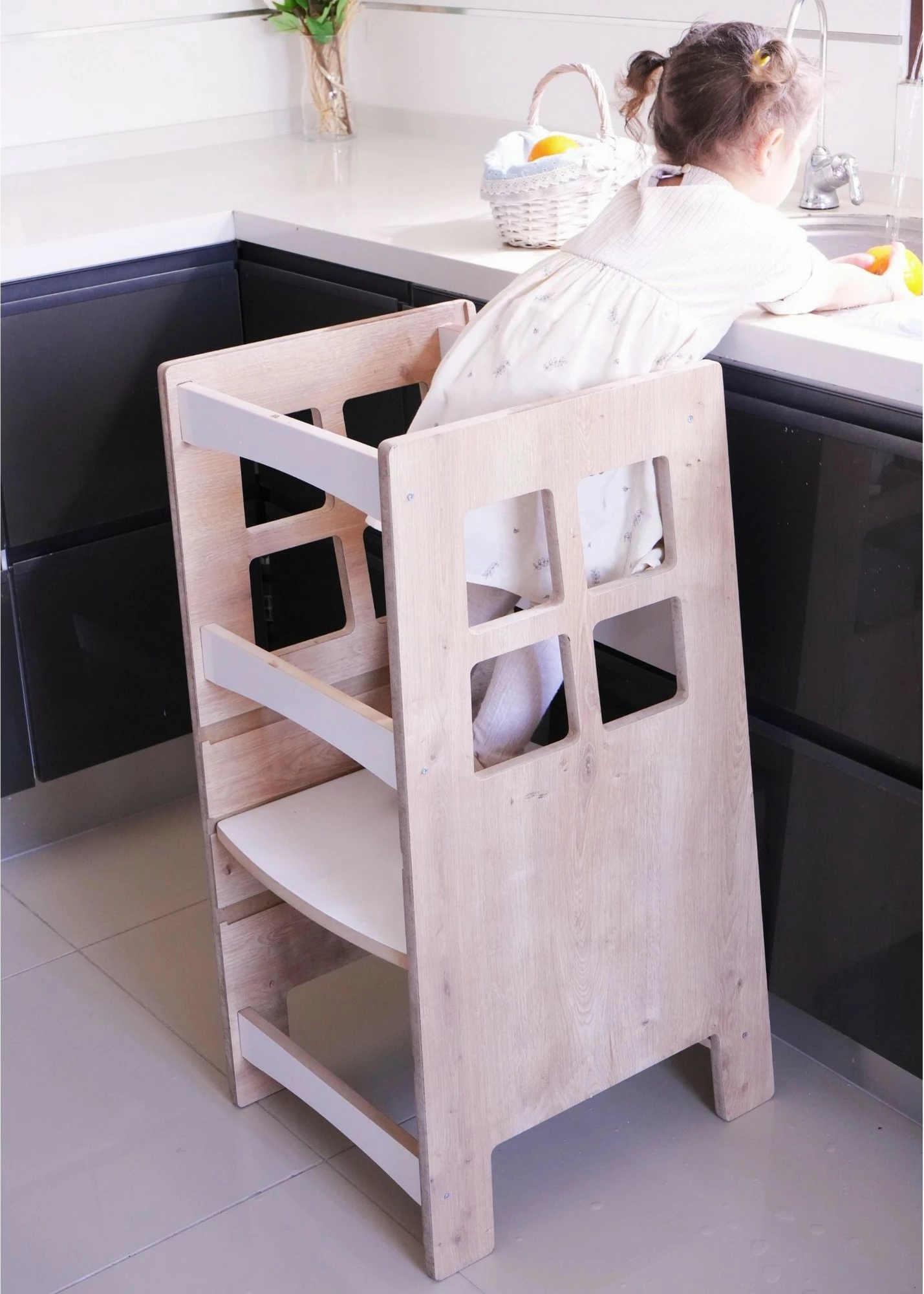 Kullë edukative për fëmijë, ngjyrë kafe dhe e bardhë, Hanah Home