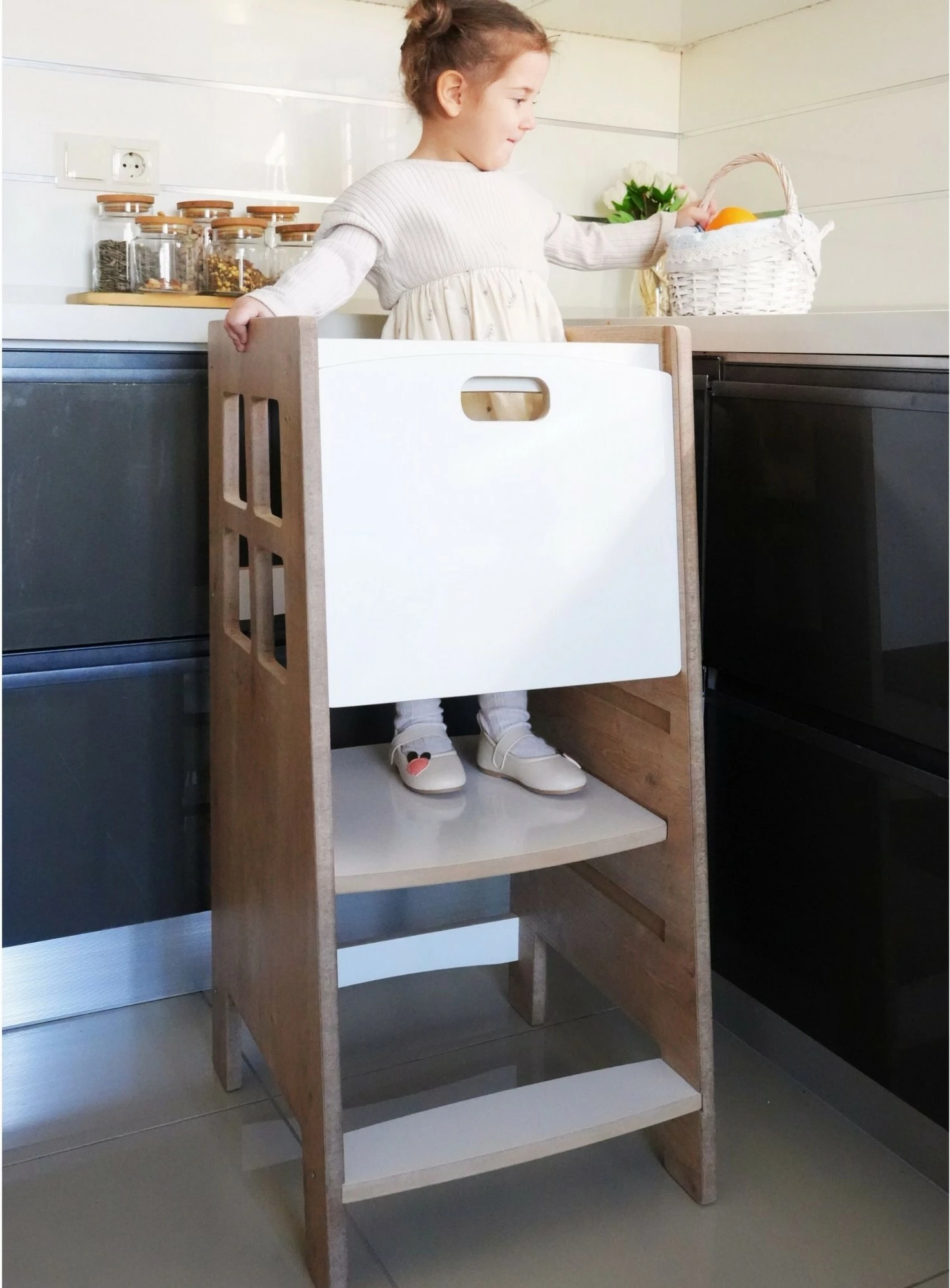 Kullë edukative për fëmijë, ngjyrë kafe dhe e bardhë, Hanah Home