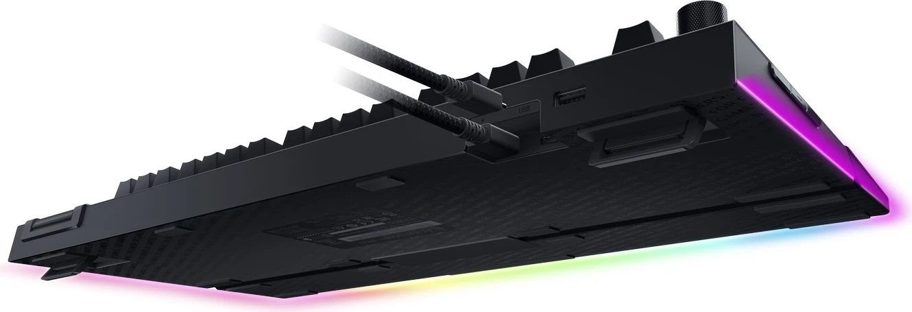 Tastierë Razer BlackWidow V4 Pro me ndërrues të verdhë, RGB