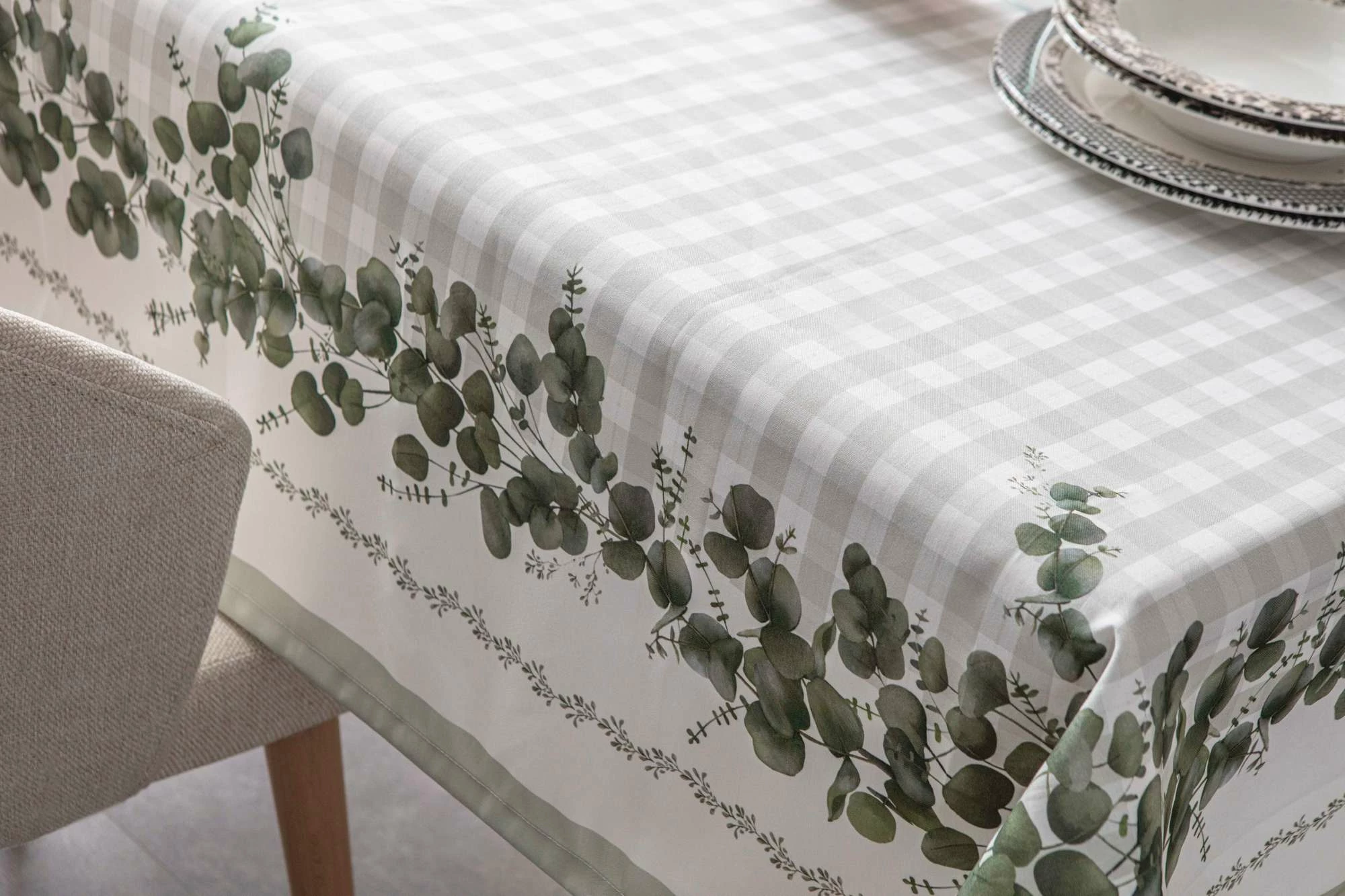 Mbulesë tavoline Hermia, eukalipt, 230