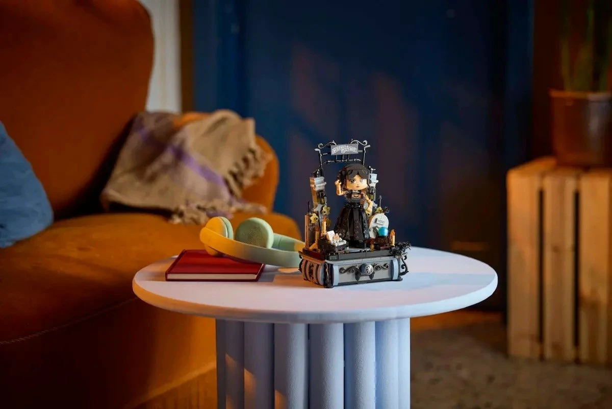 Set LEGO Wednesday Addams 76780