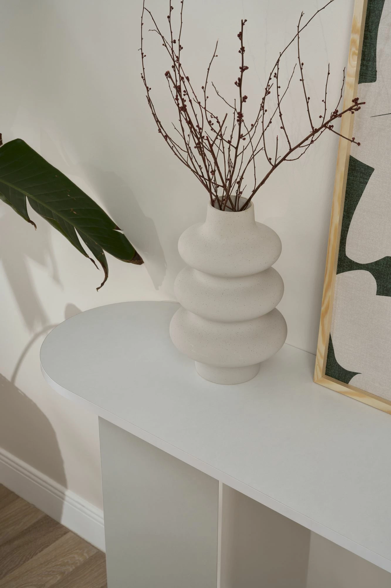 Komodë Nordure, Sira, e bardhë