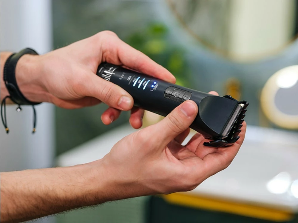 Trimmer flokësh dhe mjekre Lafe MasterTrim LAFTRY47538, tehe qeramike 45 mm, 3 shpejtësi, 0.8–2 mm + krehra 3–12 mm, 1800 mAh, me/pa kabllo, e zezë