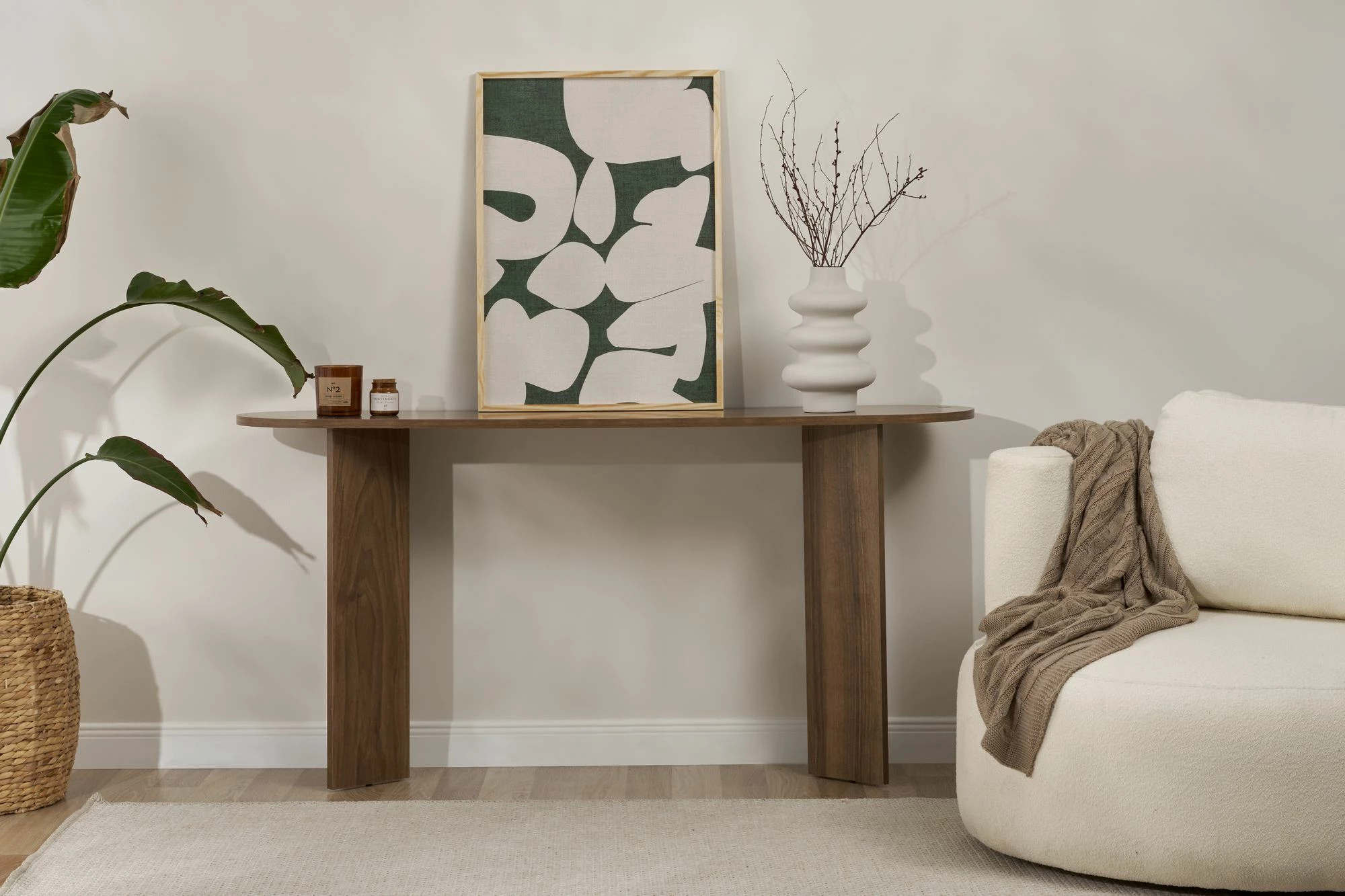 Komodë anësore Nordure, ngjyrë arre, Sira