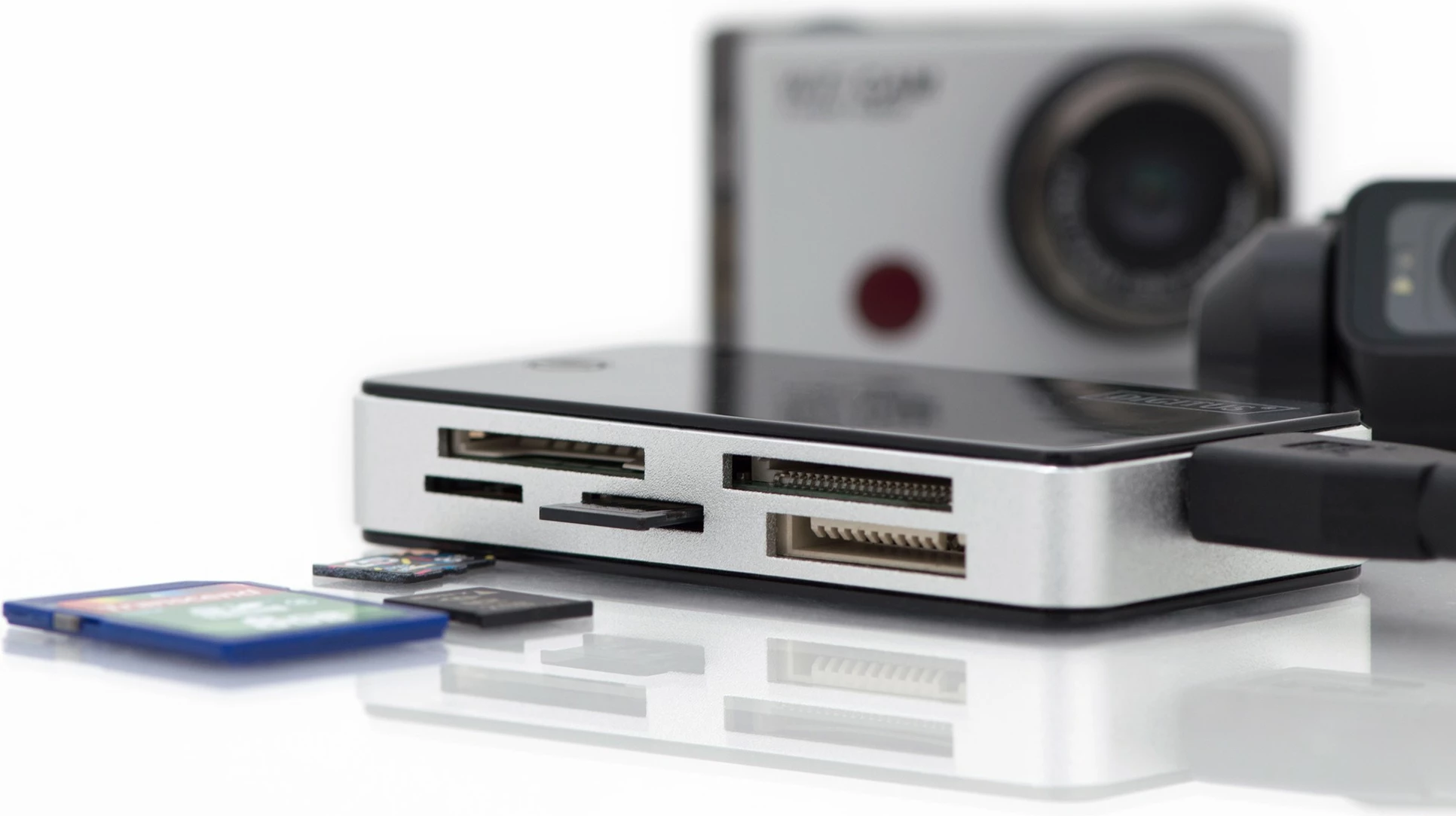 Lexues kartelash Digitus All-in-one, USB 3.2 Gen 1, 1m, zi/bardhë