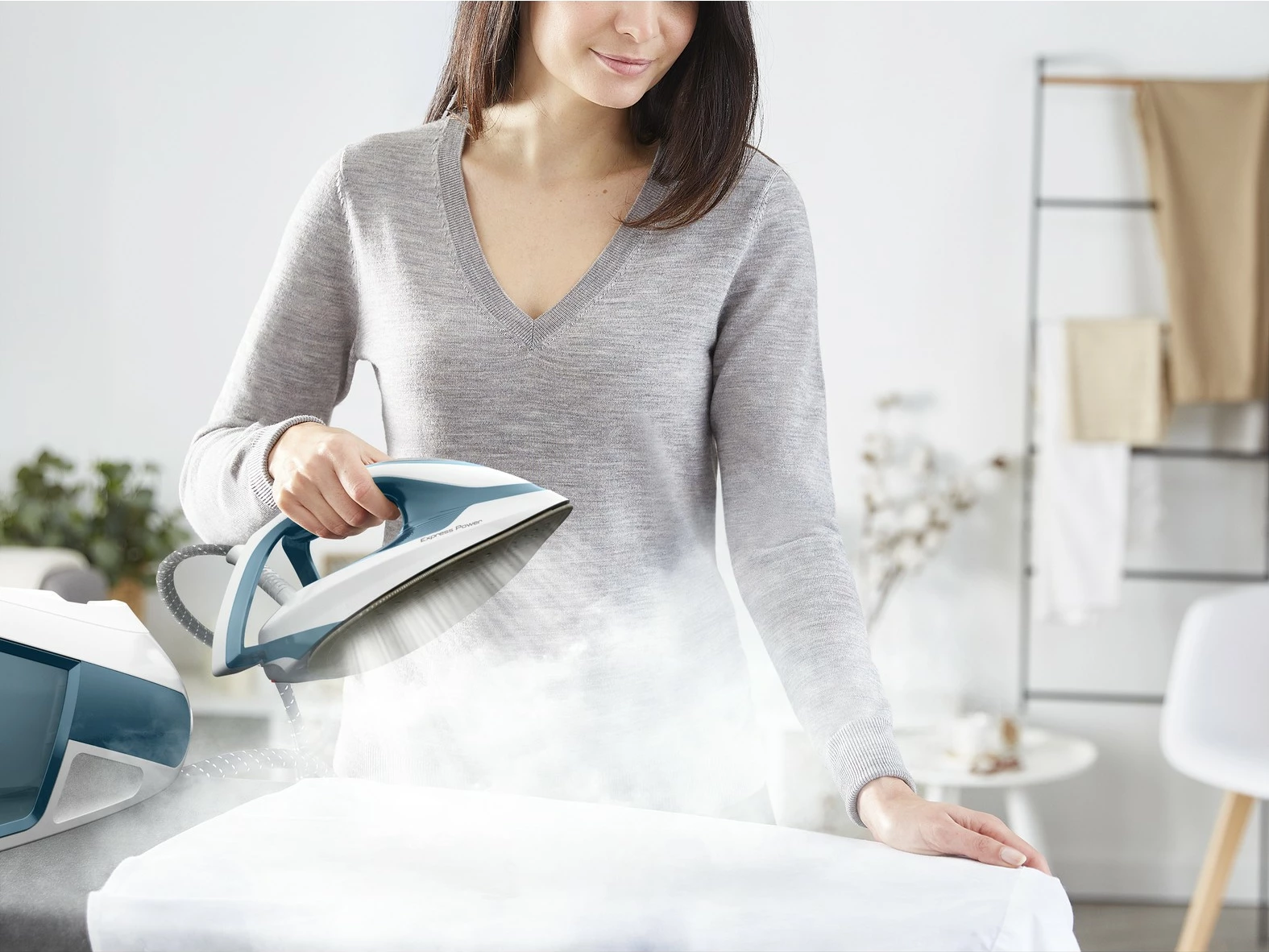 Hekur me avull Tefal Express Power SV8111, 1.8L, 6.2 bar, kaltër/bardhë