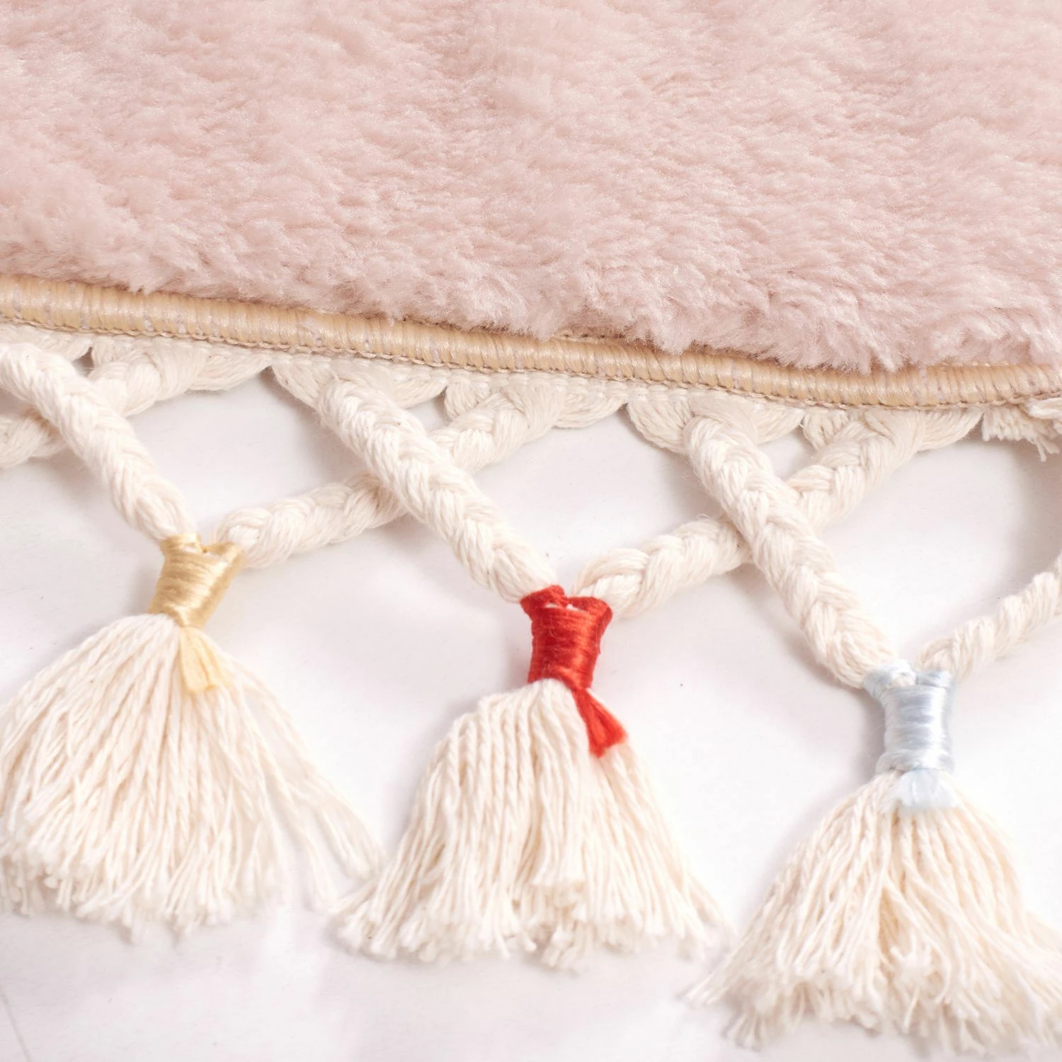 Tapet banje Mijölnir, kapuçino, 80x80 cm