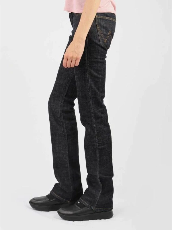 Xhinse femra Wrangler, të errëta