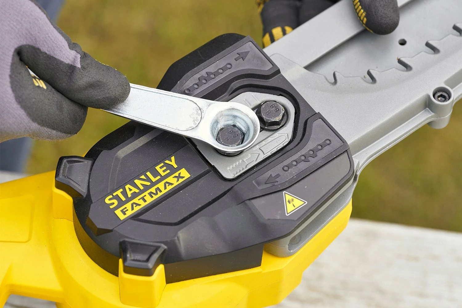 Sharrë krasitëse me zinxhir Stanley Fatmax SFMCPS515M1-QW, 18V 4Ah, shinë 15 cm, Li-Ion, me bateri dhe karikues, e verdhë/zezë