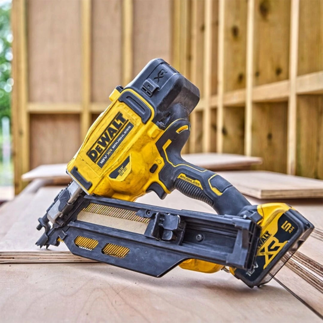 Pistoletë gozhdimi DeWalt DCN930N XR 18V pa furça, 50–90 mm, verdhë/zezë, solo (pa bateri/karikues)