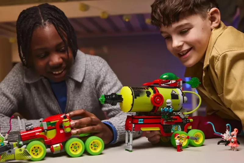 Set LEGO DREAMZZZ Mateo's Spray Paint Truck 71499, 5 minifigura, për fëmijë 9+