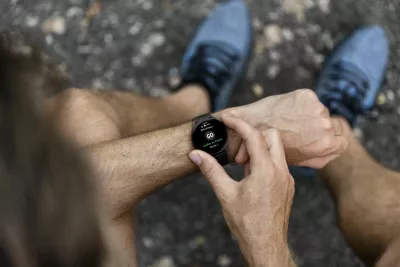 Smartwatch Hama 8900 GPS AMOLED 1.43", rrip silikoni, e zezë