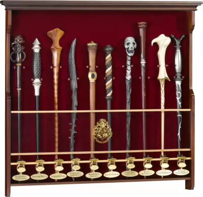 Mbajtëse murale për 10 shkopinj magjikë Noble Collection Harry Potter, kasë druri 47×49×7 cm