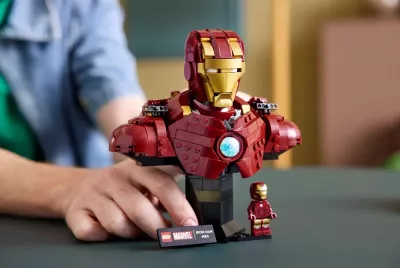 Set LEGO Marvel Iron Man MK4 Bust 76327, me minifigurë, për të rritur, Kuqe
