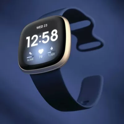 Smartwatch Fitbit Versa 3 FB511GLNV, GPS i integrum, bateri 6+ ditë, rezistent në ujë 50 m, Midnight/Soft Gold
