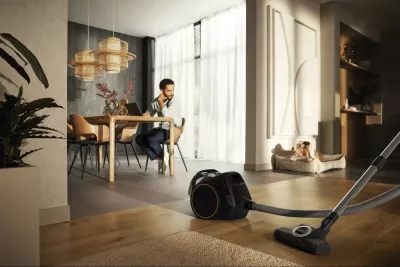 Kasë fshesë Miele Boost CX1 Cat&Dog, pa qese, 890W, e zezë