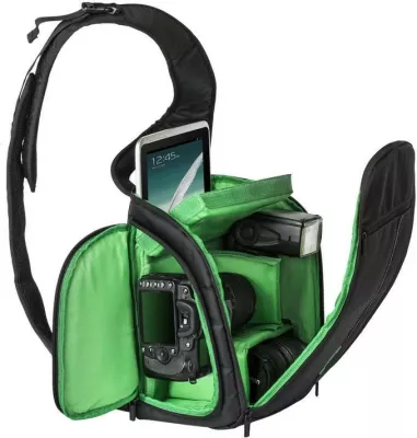 Çantë krahu RIVACASE Green Mantis 8 ndarje, e zezë