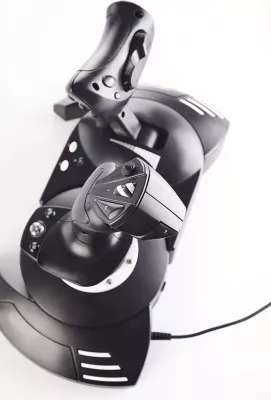 Joystick HOTAS Thrustmaster T-Flight Hotas One për PC/Xbox One