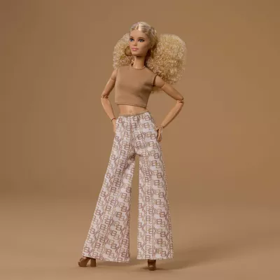 Kukull koleksioniste Barbie Basics, Mattel Signature Model 07 JJX26, Made to Move, me stendë dhe certifikatë, ngjyra neutrale