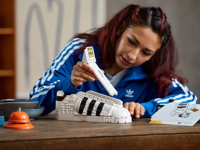 Set LEGO Adidas Originals Superstar, 731 pjesë