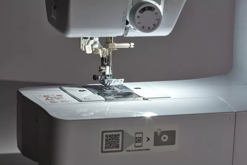 Makine qepëse Brother CS10s elektronike e bardhë