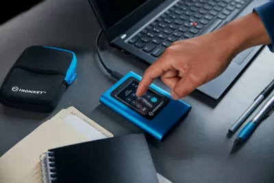 SSD i jashtëm Kingston IronKey Vault Privacy 80, 3.84 TB, Blue