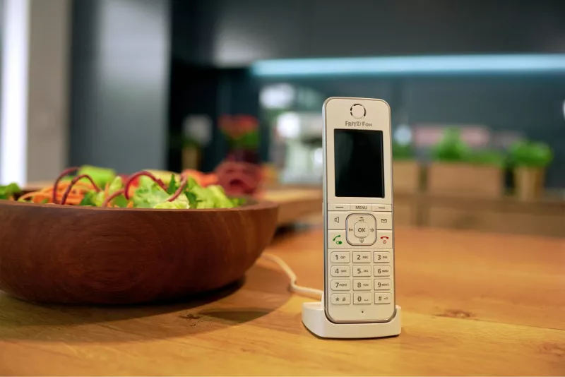 Telefon DECT AVM FRITZ!Fon C6, Wireless, Speakerphone, 300 kontakte, Bardhë
