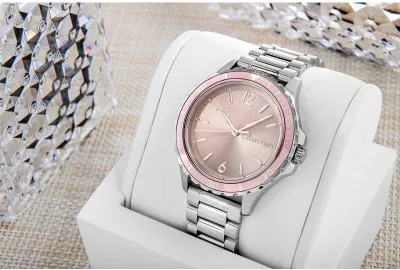 Orë dore për femra Calvin Klein, rozë